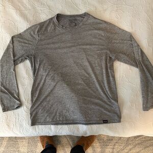 Patagonia Men’s Capilene Cool Grey Medium Long Sleeve shirt
